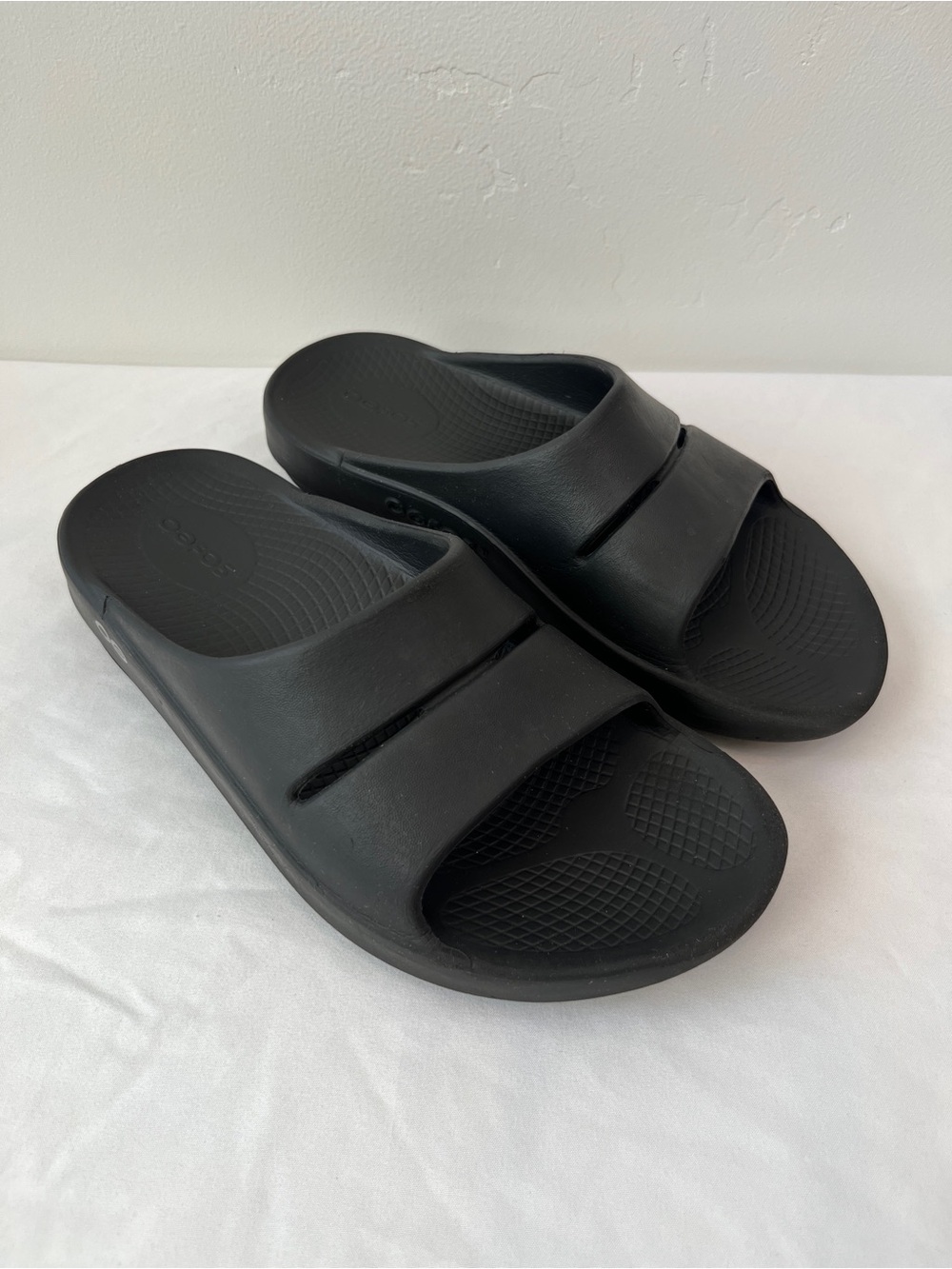 OOFOS OOahh Slide Sandal Black OOfoam Recovery Shoes Womens Size 6 EU 37 M4